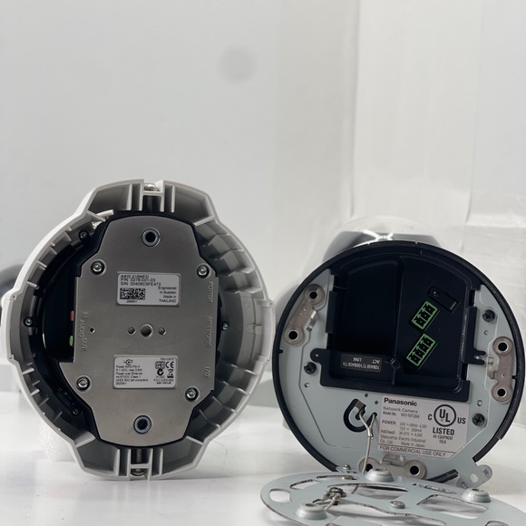 Panasonic WV-NF284 (3) + Axis 216MFD (4) Lot of Pro Security Cameras 7 total - Picture 7 of 13